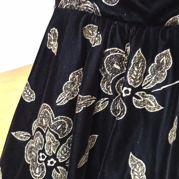 WOMANS BOUTIQUE DRESS. VERY ELEGANT SIZE MEDIUM. - Picture 8 of 8